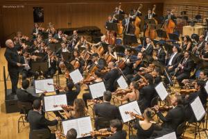 El Maestro Barenboim y la West-Eastern Divan Orchestra en Lucerna (2017). Fotografía: Manuel Vaca (Cortesía de la Daniel Barenboim Stiftung).